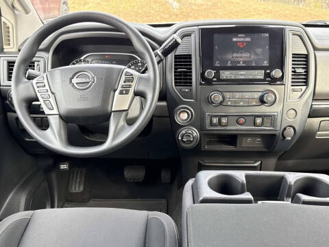 2024 Nissan Titan SV