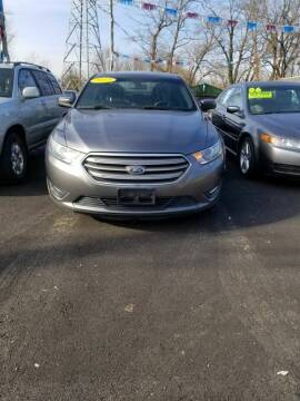 2013 Ford Taurus for sale at FIVE FRIENDS AUTO in Wilmington DE