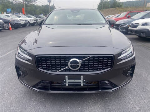 2025 Volvo S60 B5 Core