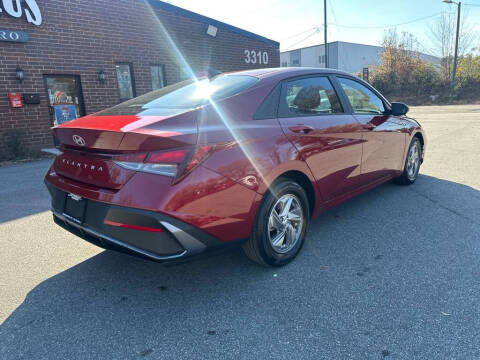 2024 Hyundai Elantra SE