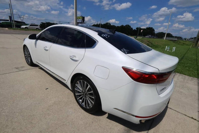 2018 Kia Cadenza Premium