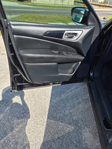 2018 Nissan Pathfinder SV