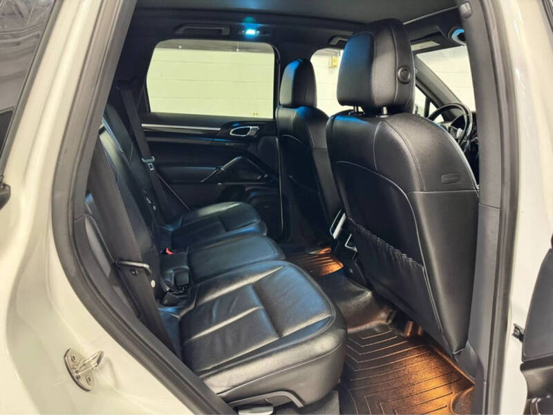 2014 Porsche Cayenne Platinum