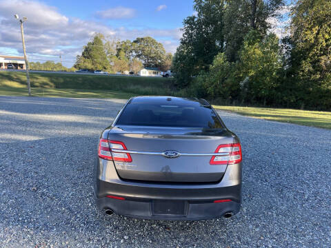 2017 Ford Taurus SE