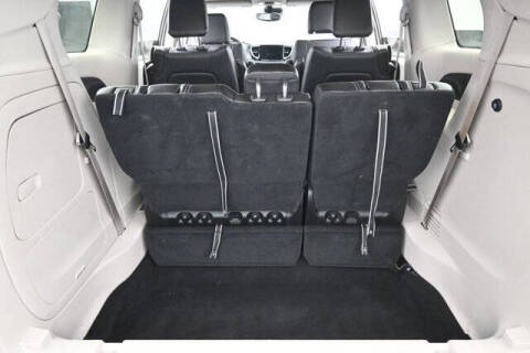 2024 Chrysler Pacifica Plug-In Hybrid Select