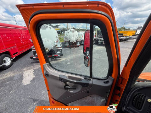 2019 Freightliner M2 106