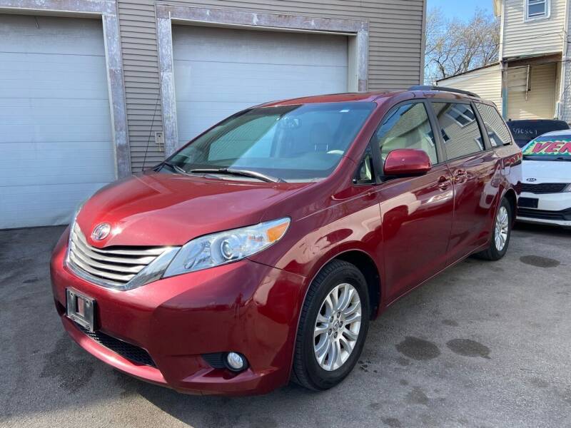 2011 Toyota Sienna for sale at Global Auto Finance & Lease INC in Maywood IL