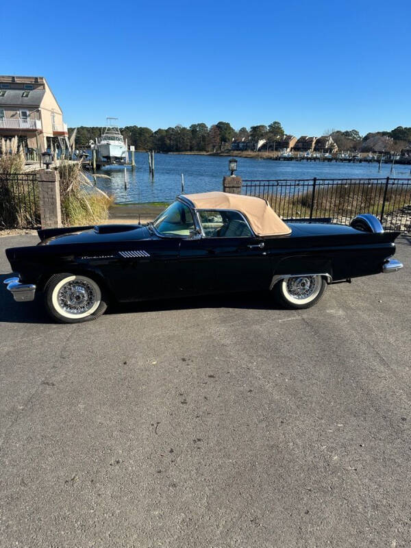 1957 Ford Thunderbird