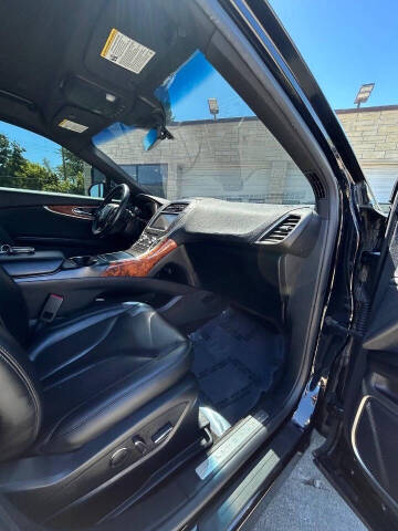 2019 Lincoln Nautilus Select