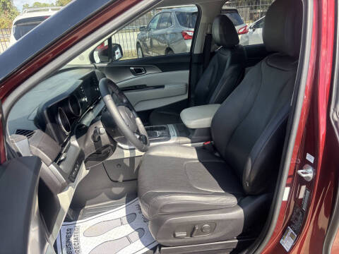 2023 Kia Carnival LX