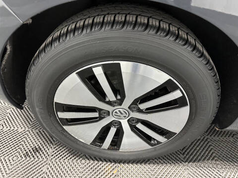 2016 Volkswagen e-Golf SE