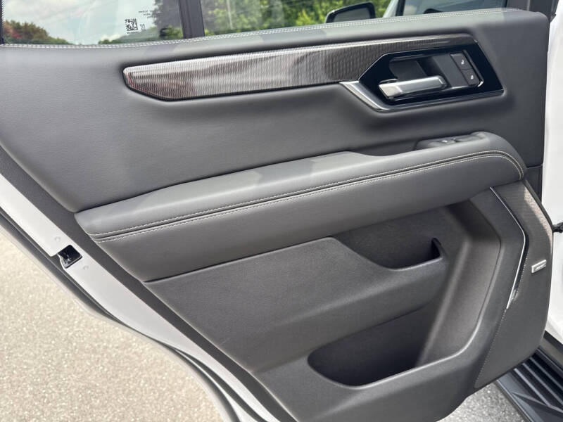 2025 GMC Yukon Elevation