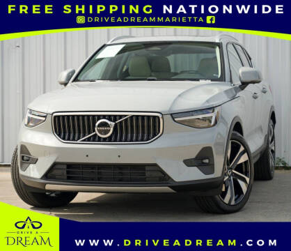 2024 Volvo XC40 B5 Ultimate Bright Theme