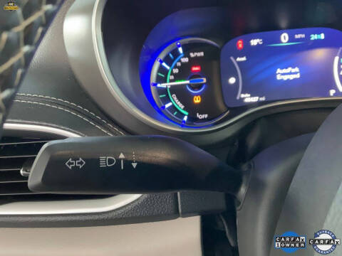 2024 Chrysler Pacifica Plug-In Hybrid Select