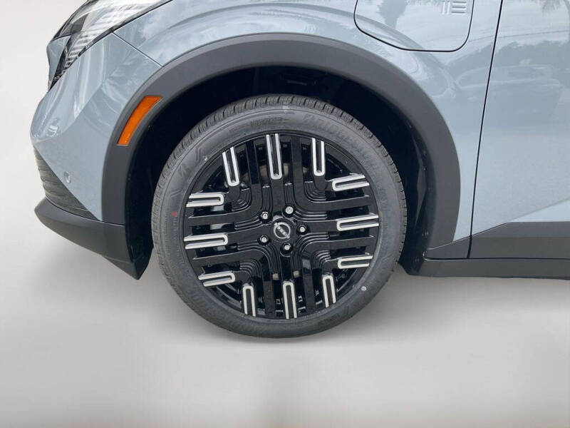 2026 Nissan LEAF Platinum+