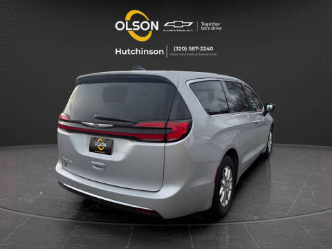 2024 Chrysler Pacifica Touring L