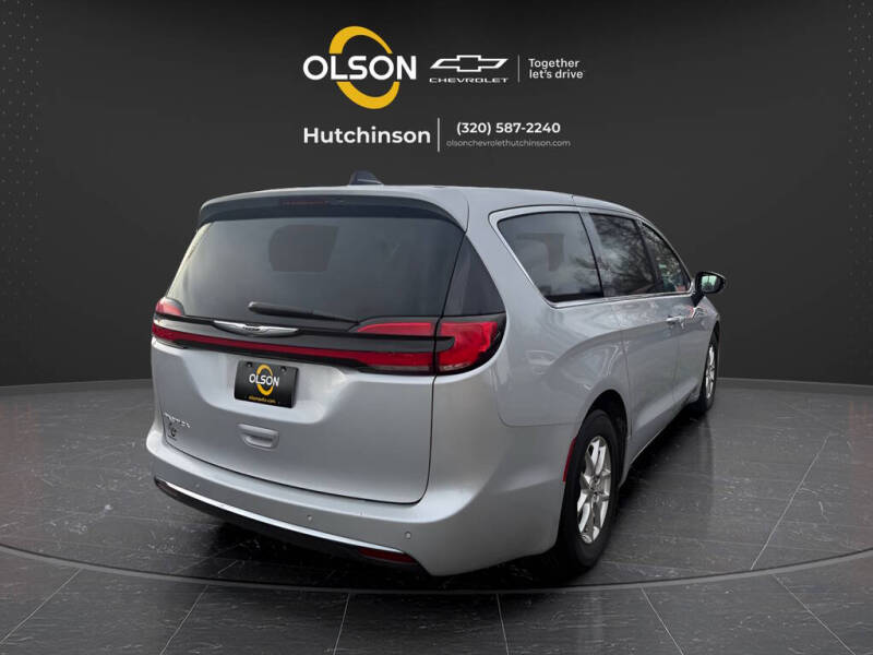 2024 Chrysler Pacifica Touring L