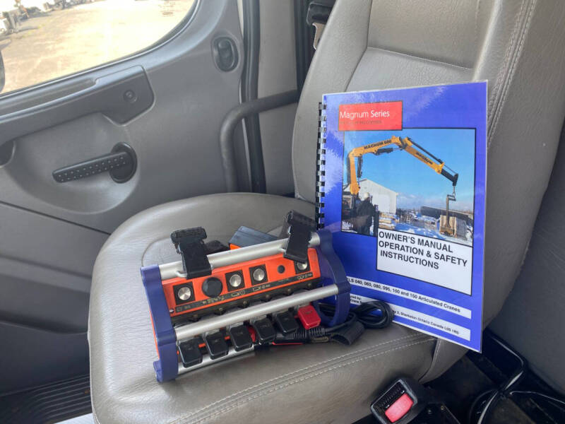 2008 Freightliner M2 106