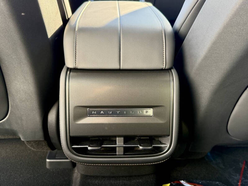 2025 Lincoln Nautilus Hybrid Premiere