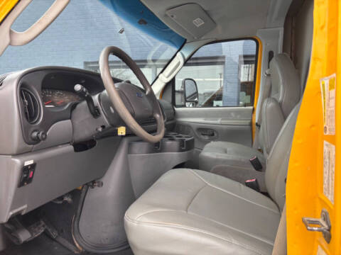2008 Ford E-450 Box Van