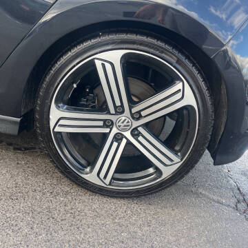 2016 Volkswagen Golf R 4Motion