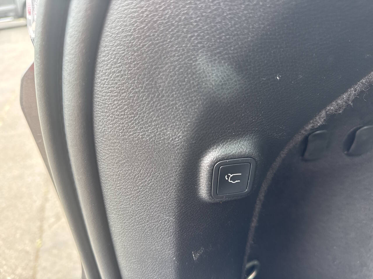 used 2020 Jeep Cherokee car, priced at $19,499