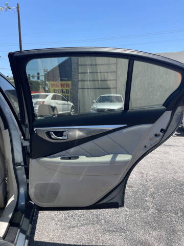 2014 Infiniti Q50 Premium