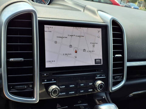 2017 Porsche Cayenne Platinum Edition