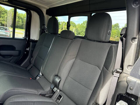 2022 Jeep Gladiator Sport S