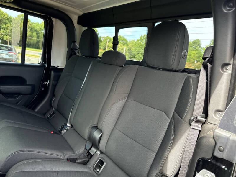 2022 Jeep Gladiator Sport S