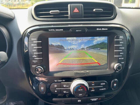 2015 Kia Soul +