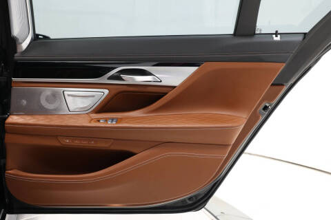 2022 BMW 7 Series M760i xDrive