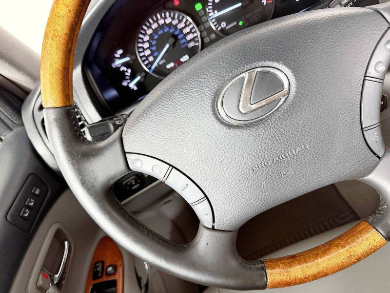 2004 Lexus LX 470