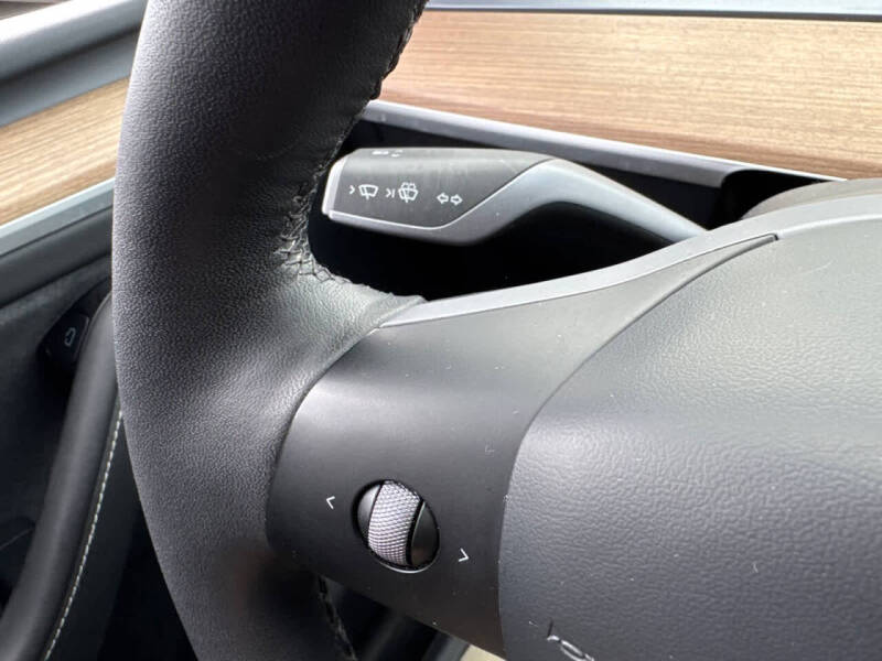 2025 Tesla Model Y Performance
