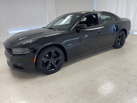 2016 Dodge Charger for sale at Kerns Ford Lincoln in Celina OH