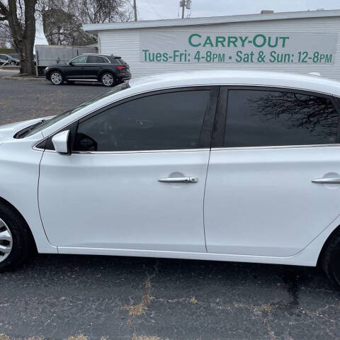 2017 Nissan Sentra SV photo 3