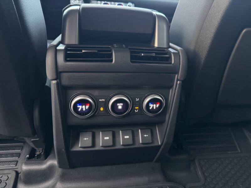 2020 Land Rover Defender 110 SE