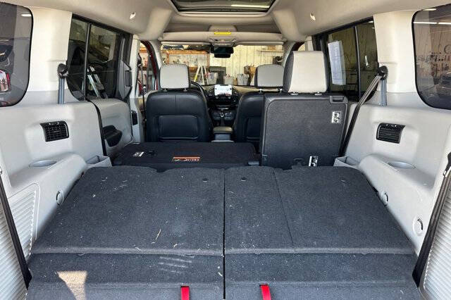 2022 Ford Transit Connect Titanium