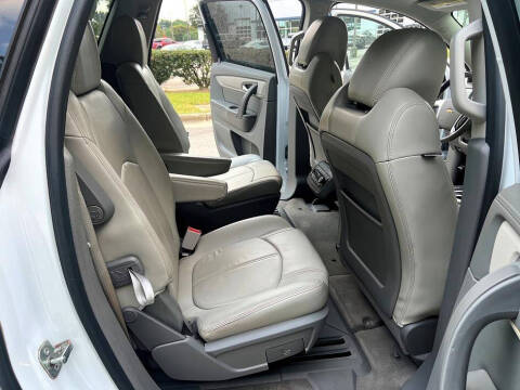 2017 Chevrolet Traverse LT