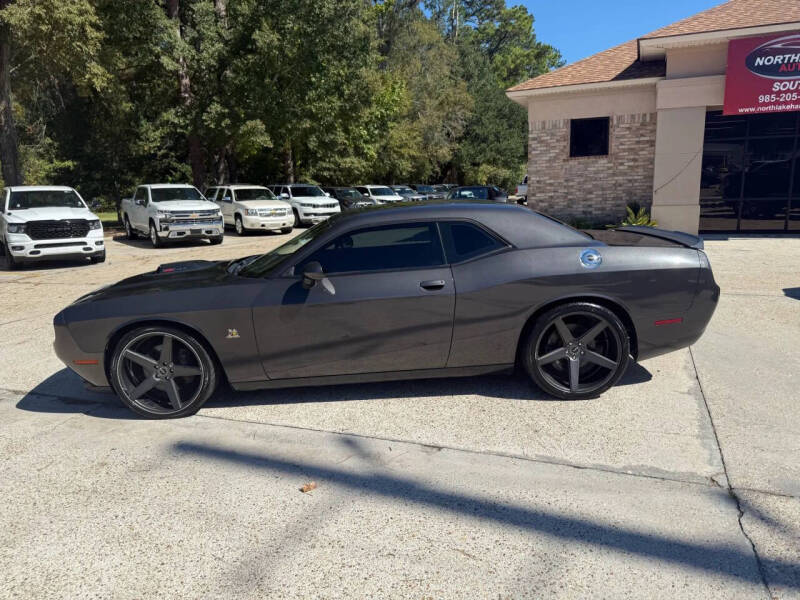 2017 Dodge Challenger 392 HEMI Scat Pack Shaker