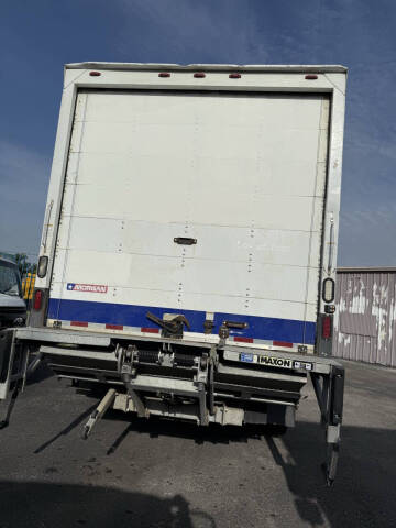 2017 Freightliner M2 106