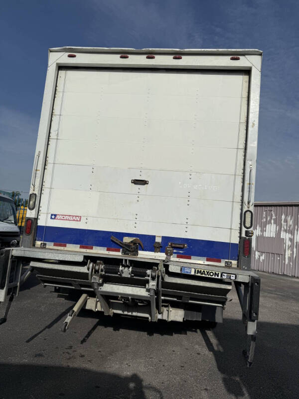 2017 Freightliner M2 106