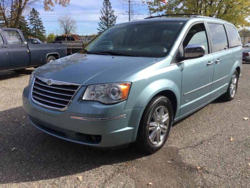 2009 Chrysler Town and Country for sale at Sparkle Auto Sales in Maplewood MN