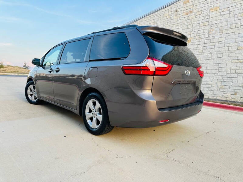 2016 Toyota Sienna