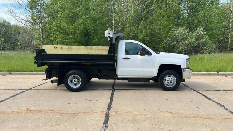 2015 Chevrolet Silverado 3500HD CC