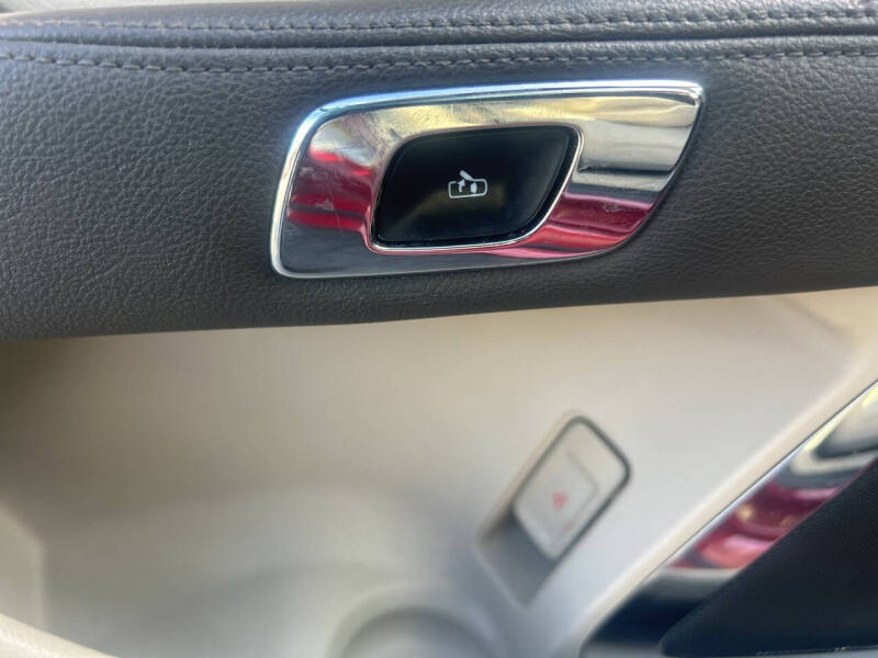 2017 Lincoln Continental Reserve