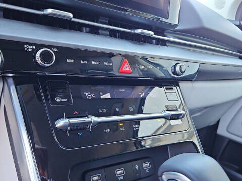 2024 Kia Carnival EX