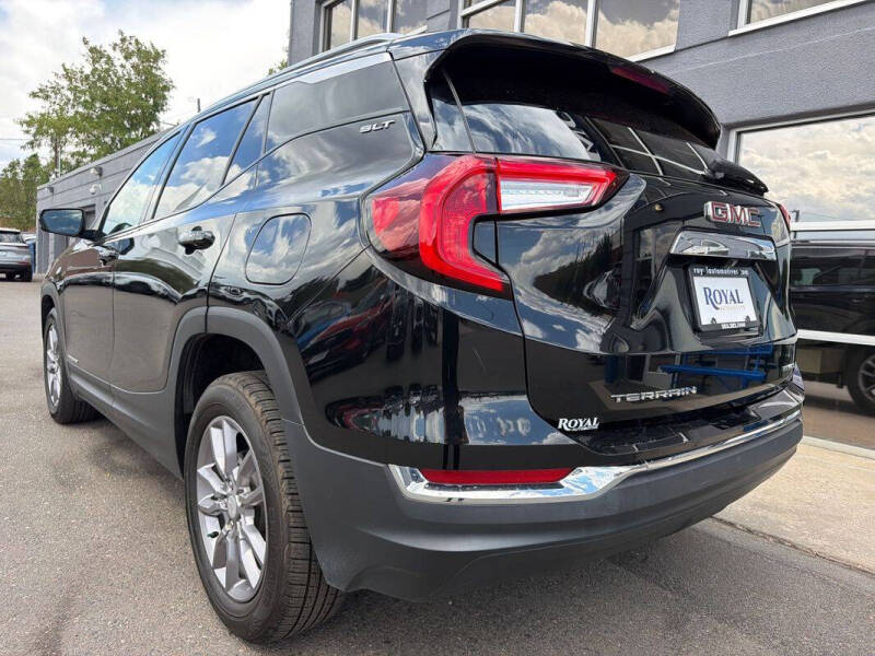 2023 GMC Terrain SLT