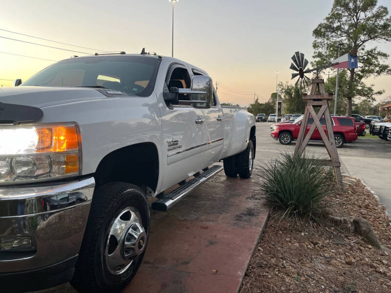 2013 Chevrolet Silverado 3500HD LT photo 8