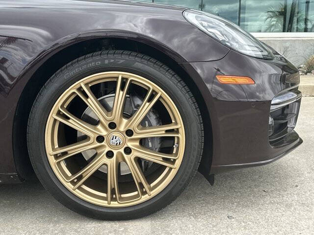 2023 Porsche Panamera 4 Platinum Edition